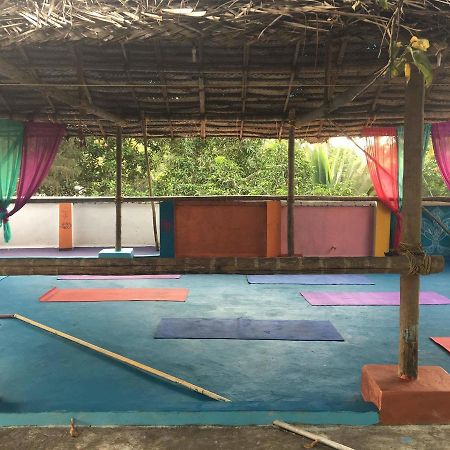 Mk Gardens Surf & Yoga House Varkala Bagian luar foto