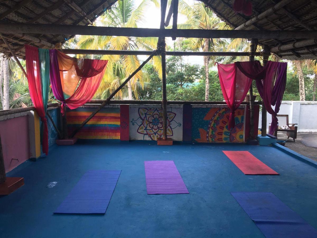 Mk Gardens Surf & Yoga House Varkala Bagian luar foto